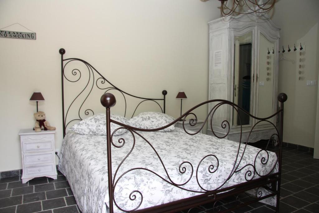 Bed and Breakfast La Bastide de Fontaille Saint-Félicien Habitación foto